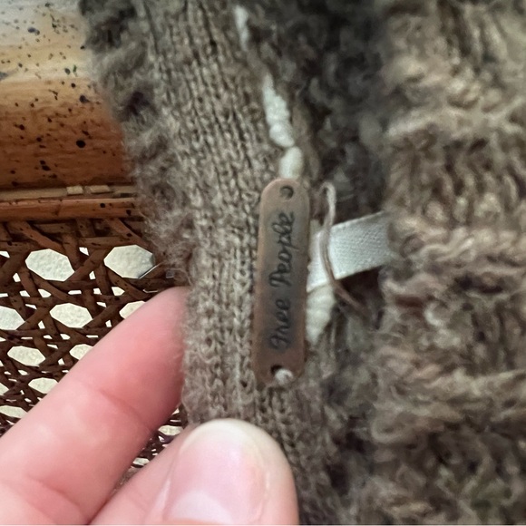 Free people women’s brown and cream wool patterned sweater size XS - Picture 5 of 6